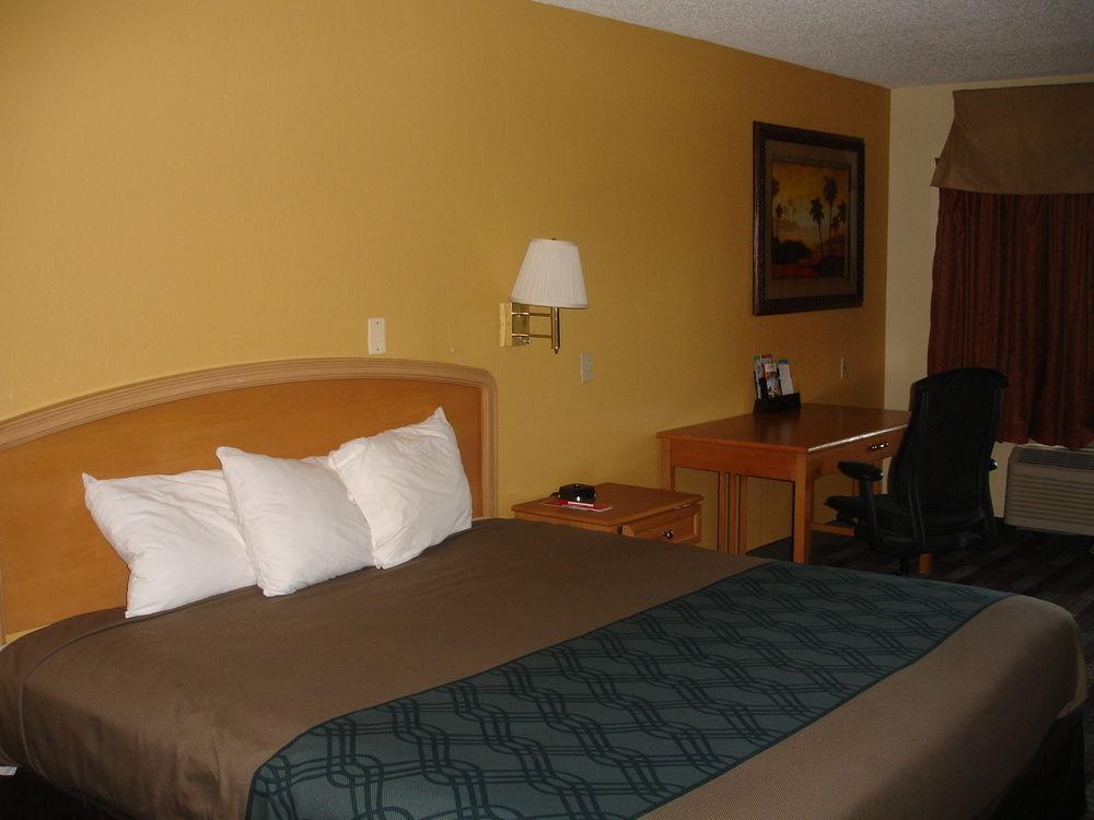 Jax Airport Hotel Jacksonville Buitenkant foto