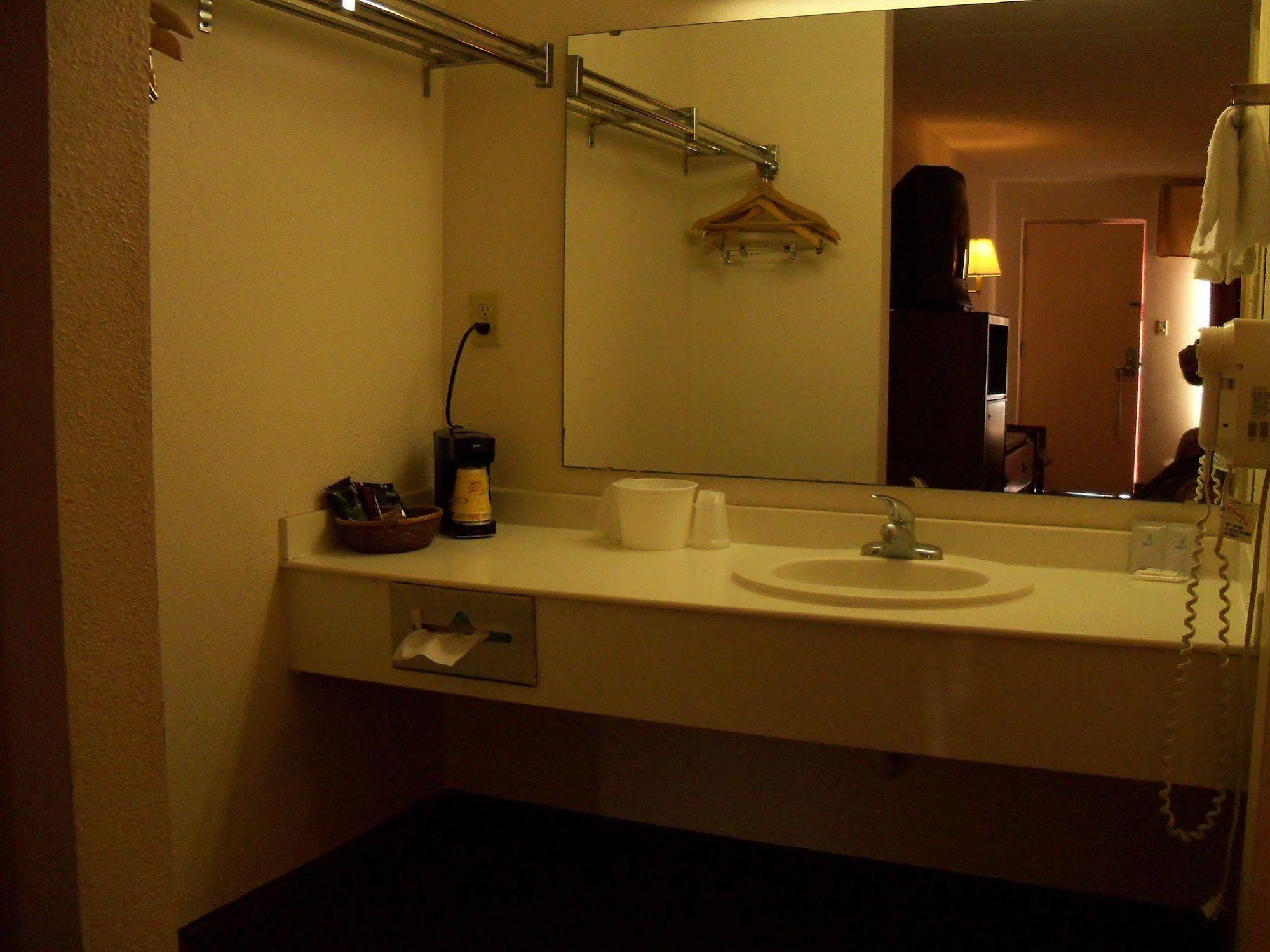 Jax Airport Hotel Jacksonville Buitenkant foto